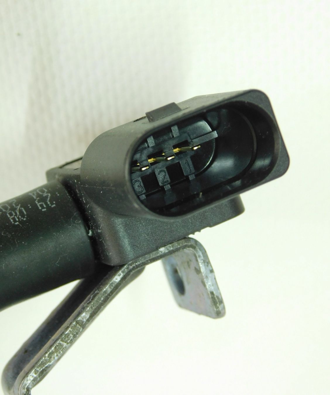 Volkswagen Tutti pezzi di ricambio auto: Kraftstoffdrucksensor Volkswagen Passat – Usato da Emmenbrücke venduto da Neverlaand-22 4