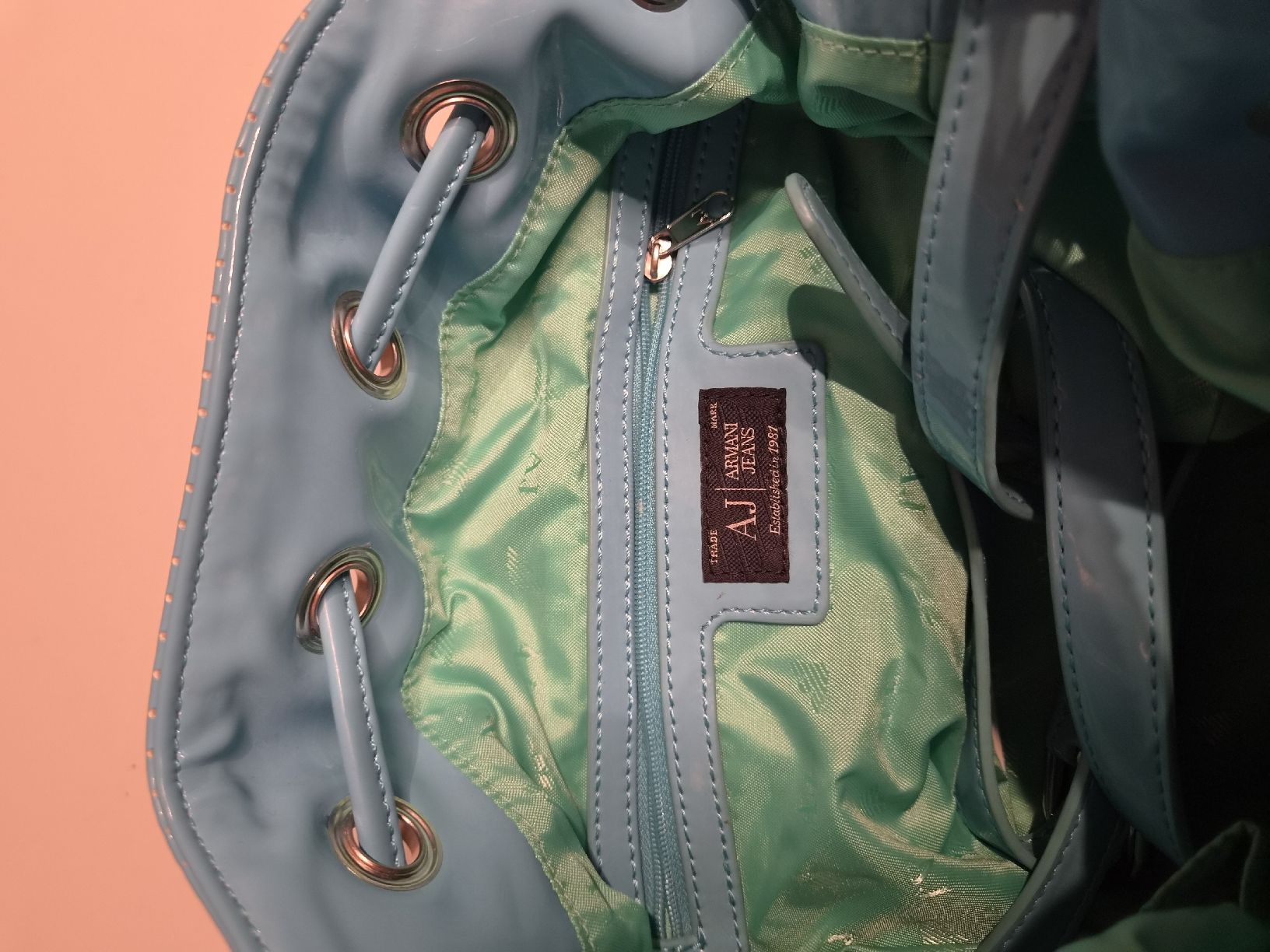 Armani Borse da donna: Armani Jeans Beuteltasche hellblau gebraucht – Usato da Zürich venduto da supermanfred4955 4