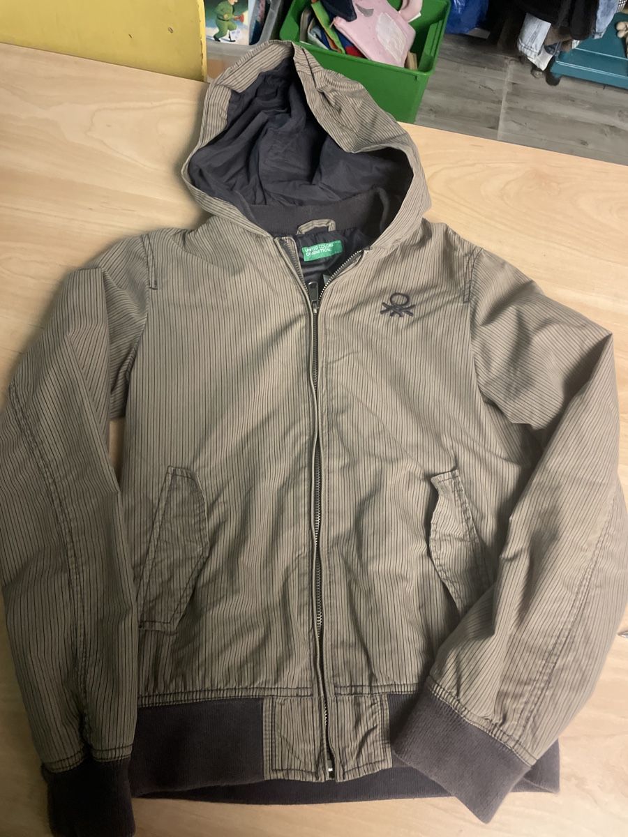 Benetton Giacche & Cappotti: Coole leichte Benetton Stoff Jacke Gr. 150 – Usato da Obergerlafingen venduto da cabo4