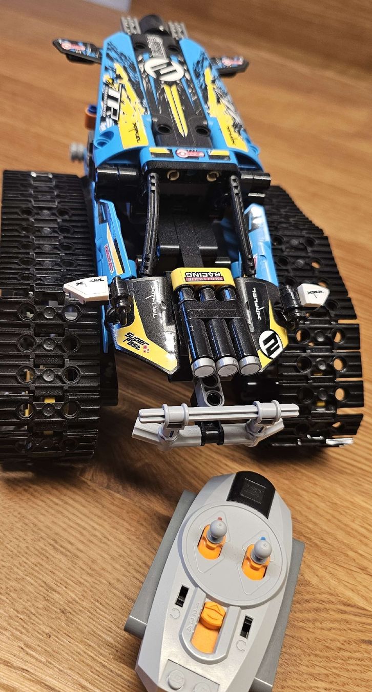 Lego Giocattoli: LEGO Stunt-Racer 42095, LEGO Technic – Usato da Chur venduto da Mdietrich