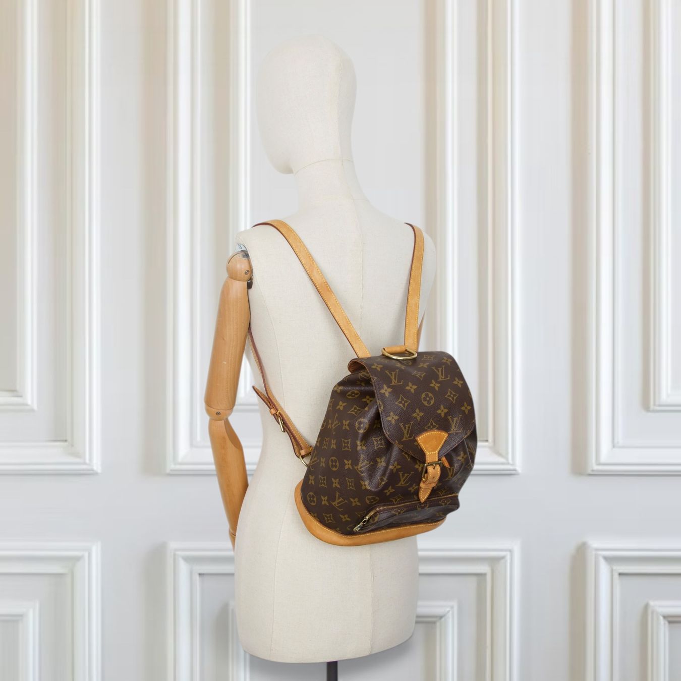 Louis Vuitton Sacs à dos: Louis Vuitton Montsouris MM Monogram – D'occasion à Binningen par Designerlabels 1