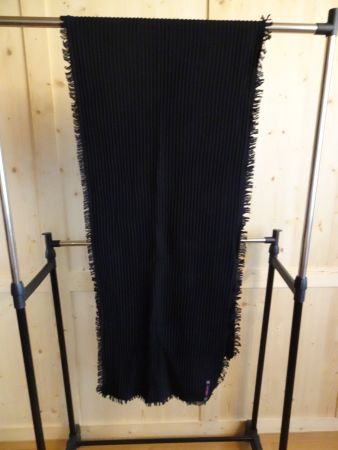 Uni schwarzer Schal von MarcCain 200 x 45cm - 422164