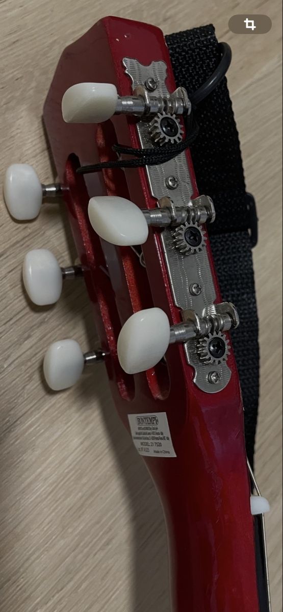 Musikinstrumente: Kindergitarre rot mit Tragegurt, – Gebraucht aus Schaffhausen von pinca19 3