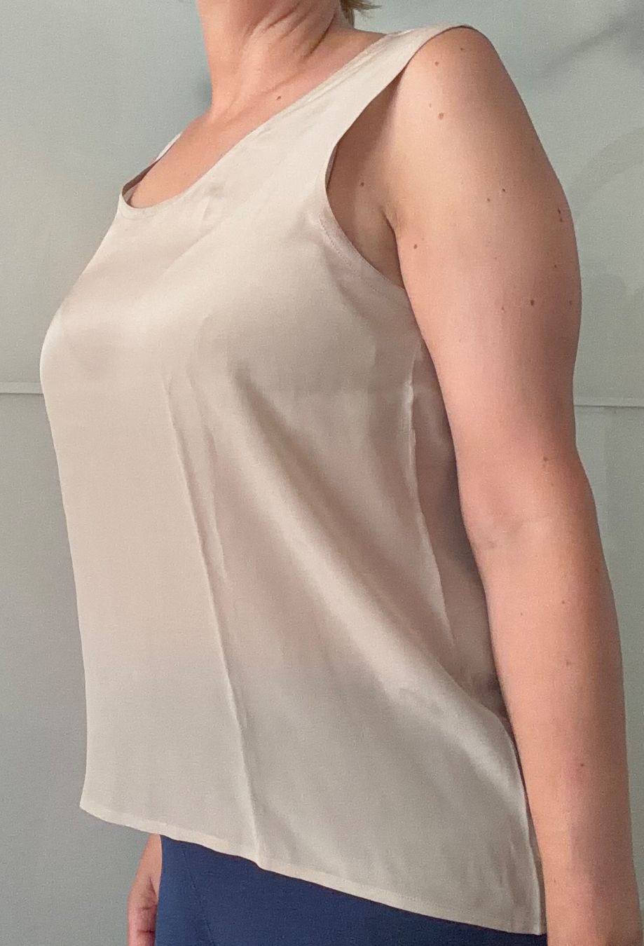 Top: Canotta misto seta beige taglia M donna – Usato da Zürich venduto da silviaanthoi 3