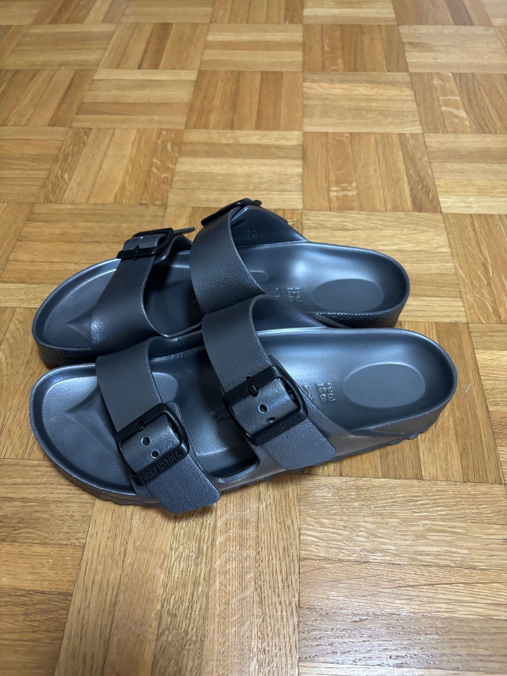 Birkenstock Scarpe da uomo: Birkenstock Arizona Eva – Usato da Luzern venduto da naome 1
