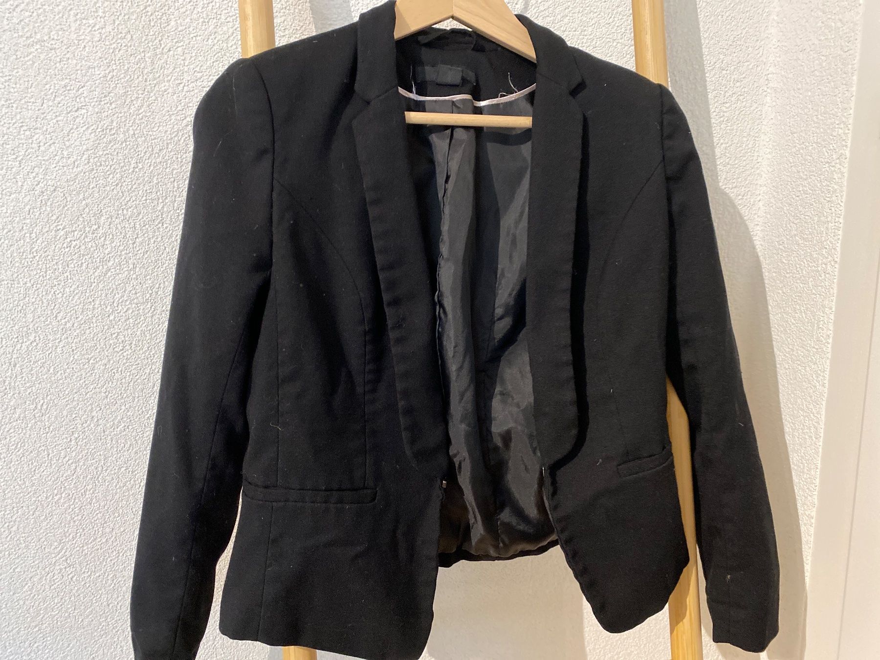 H&M Giacche: Blazer noir H&M taille 36 – Usato da Treyvaux venduto da MLRL 1