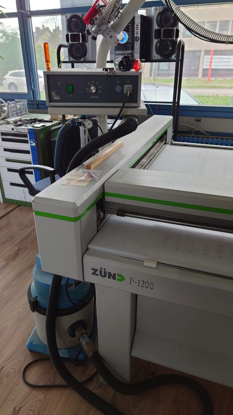 Tutte le macchine: Zünd 1200 – Usato da Dällikon venduto da Cukulin_Messebau 6