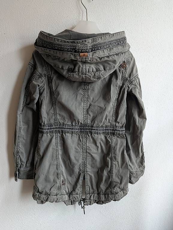 Khujo Jacken: Khujo Jacke Gr. S, top Zustand – Gebraucht aus Chur von Ronja777 3