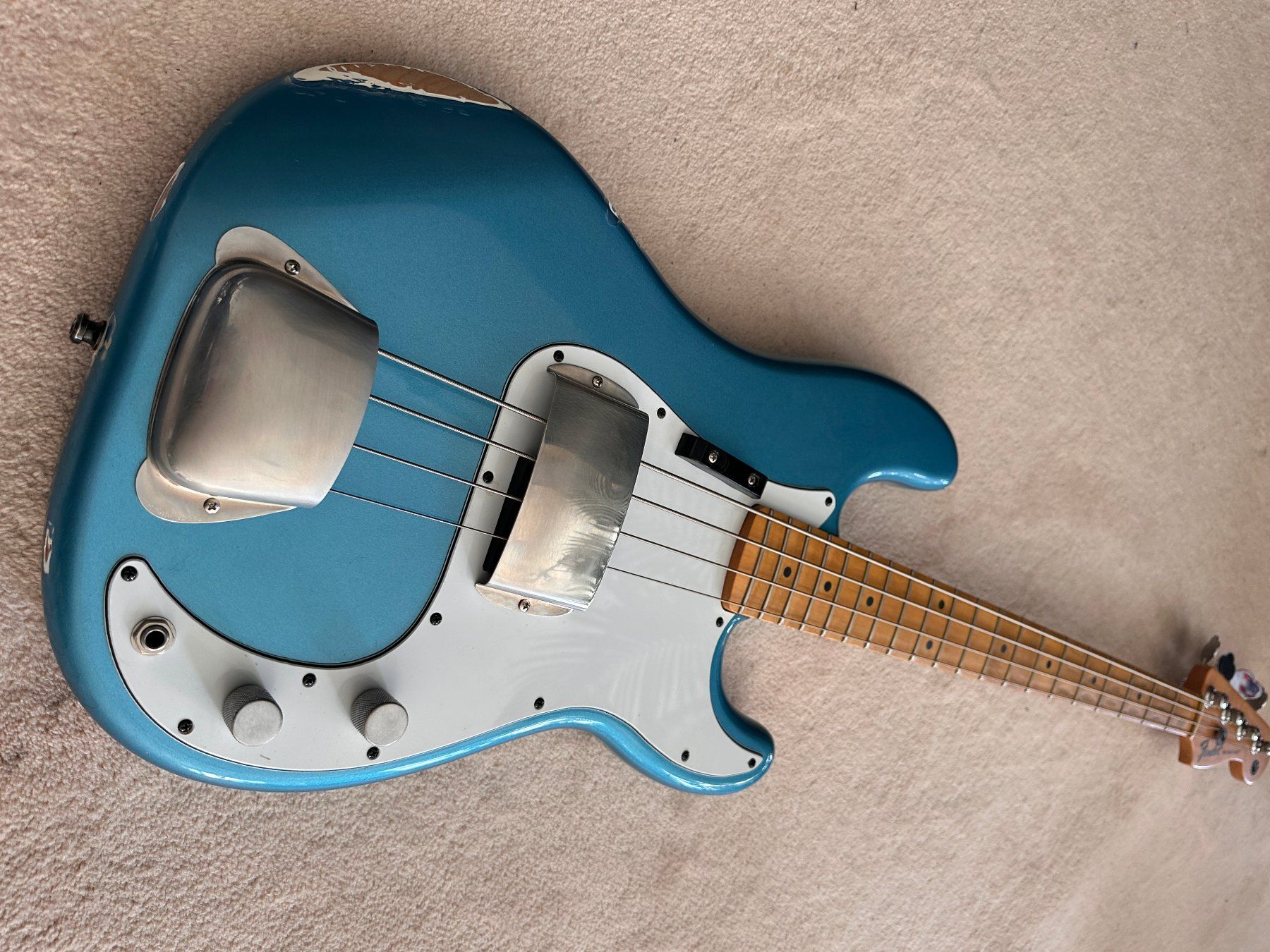 Fender Strumenti musicali: Fender Precision Bass 2011 – Usato da Dachsen venduto da ColdChisel