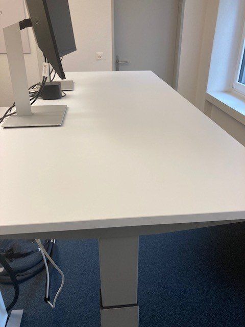Scrivanie: Steh- / Sitztisch Proline lichtgrau 180x80 – Usato da Zürich venduto da humanpro 4