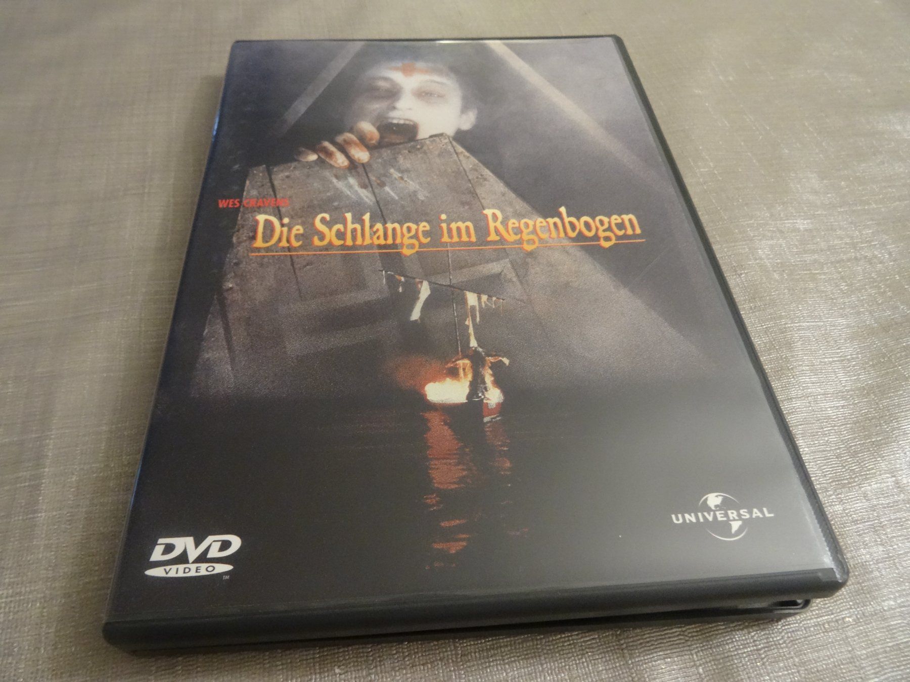 Tutti i DVDs: Die Schlange im Regenbogen DVD Horror – Usato da Olten venduto da Disc-Verkauf
