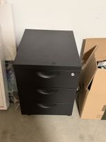 Schwarze Schubladenkommode mit Schloss, Office Möbel, Top Zu