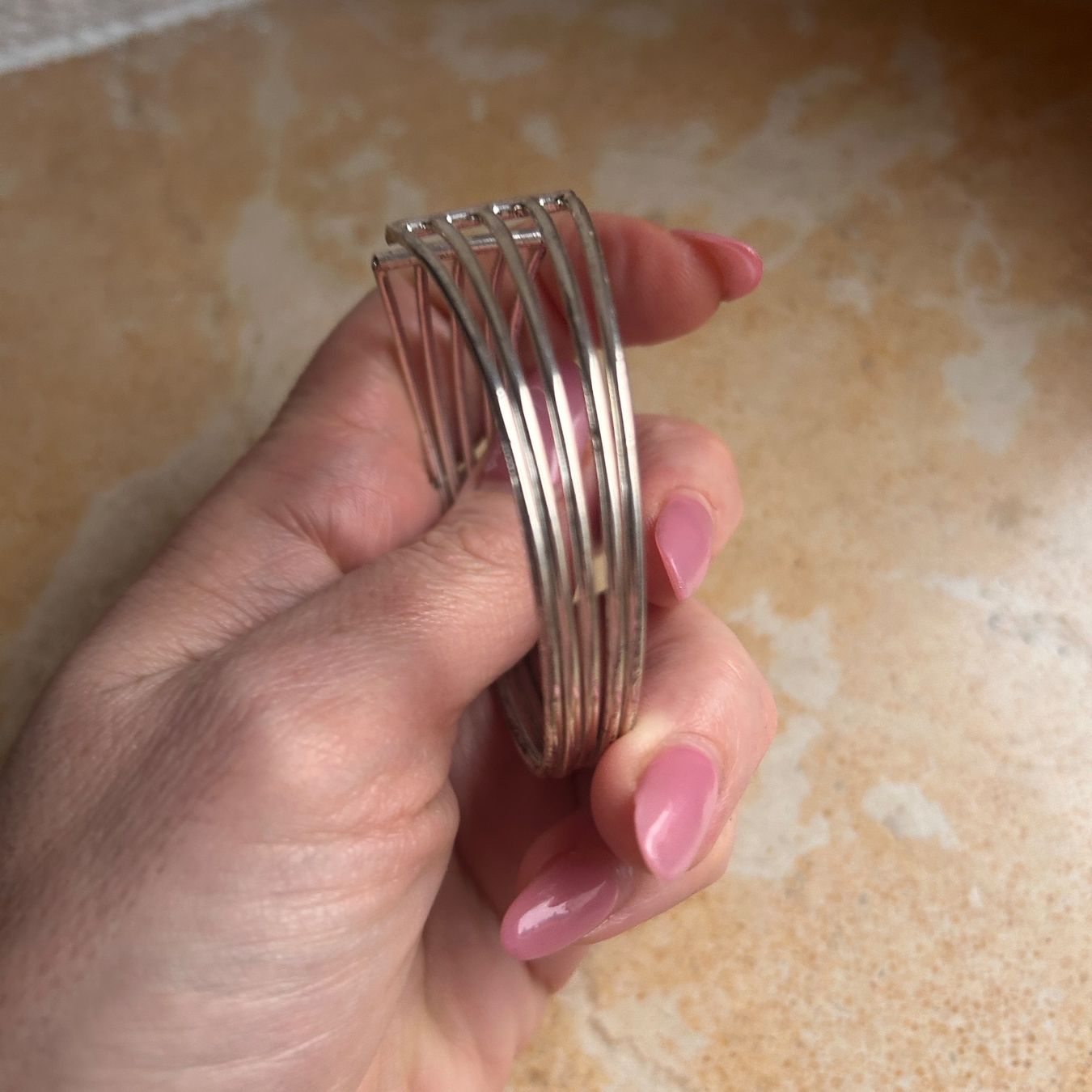 Bracciali & Braccialetti: Silberfarbiger Armreif (standardgrösse) – Usato da Dittingen venduto da Bellevista 8