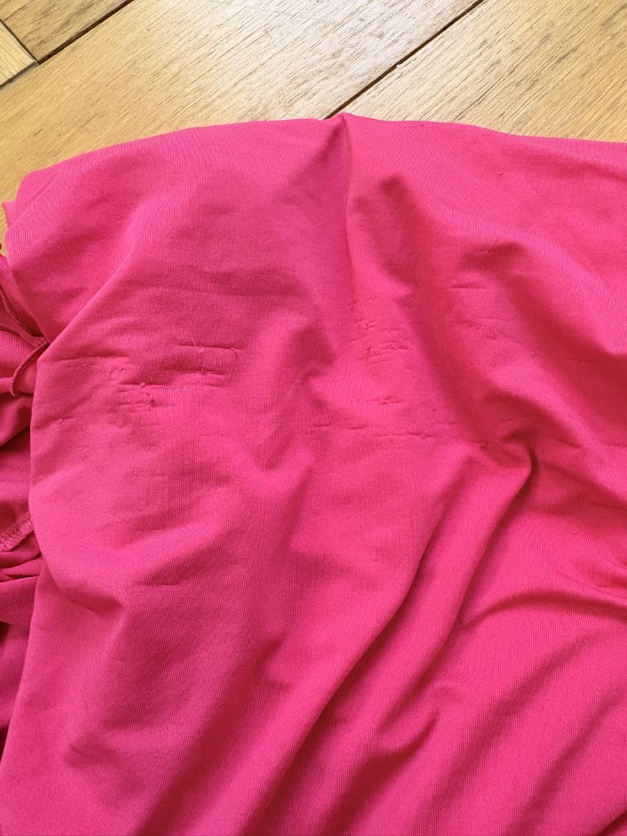 Bershka Vestiti: Robe rose fuchsia à volants élastiques , taille S/M – Usato da Vésenaz venduto da gau_v6pf 4