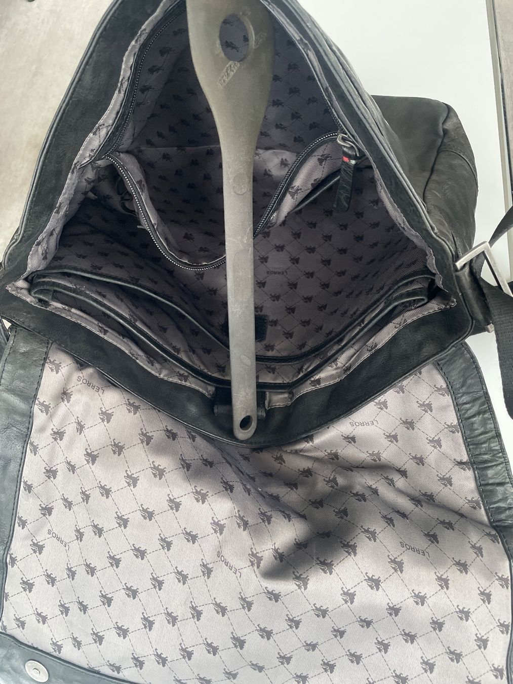 Taschen: Umhängetasche In Leder – Gebraucht aus Thalwil von rasko008 3