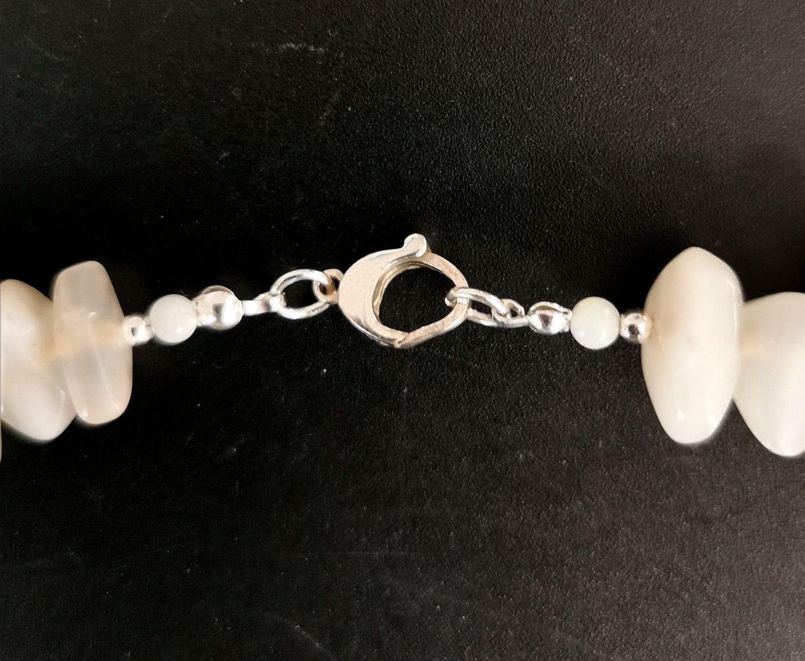 Catenine: Collier en argent et nacre – Nuovo (secondo la descrizione) da Veyrier venduto da Leilazizou 1