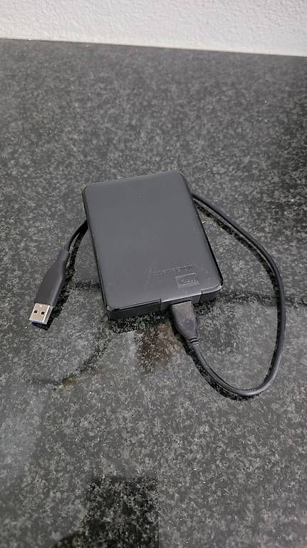 Dischi rigidi: WD Elements Portable 5TB – Usato da Hinteregg venduto da Wytoo