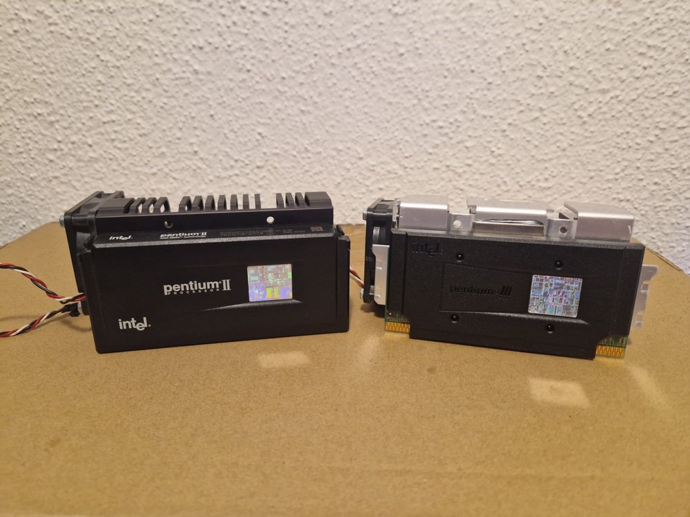 RETRO: Intel Pentium 2 und Intel Pentium 3 (Set, je 1x) (Defekt) in ...