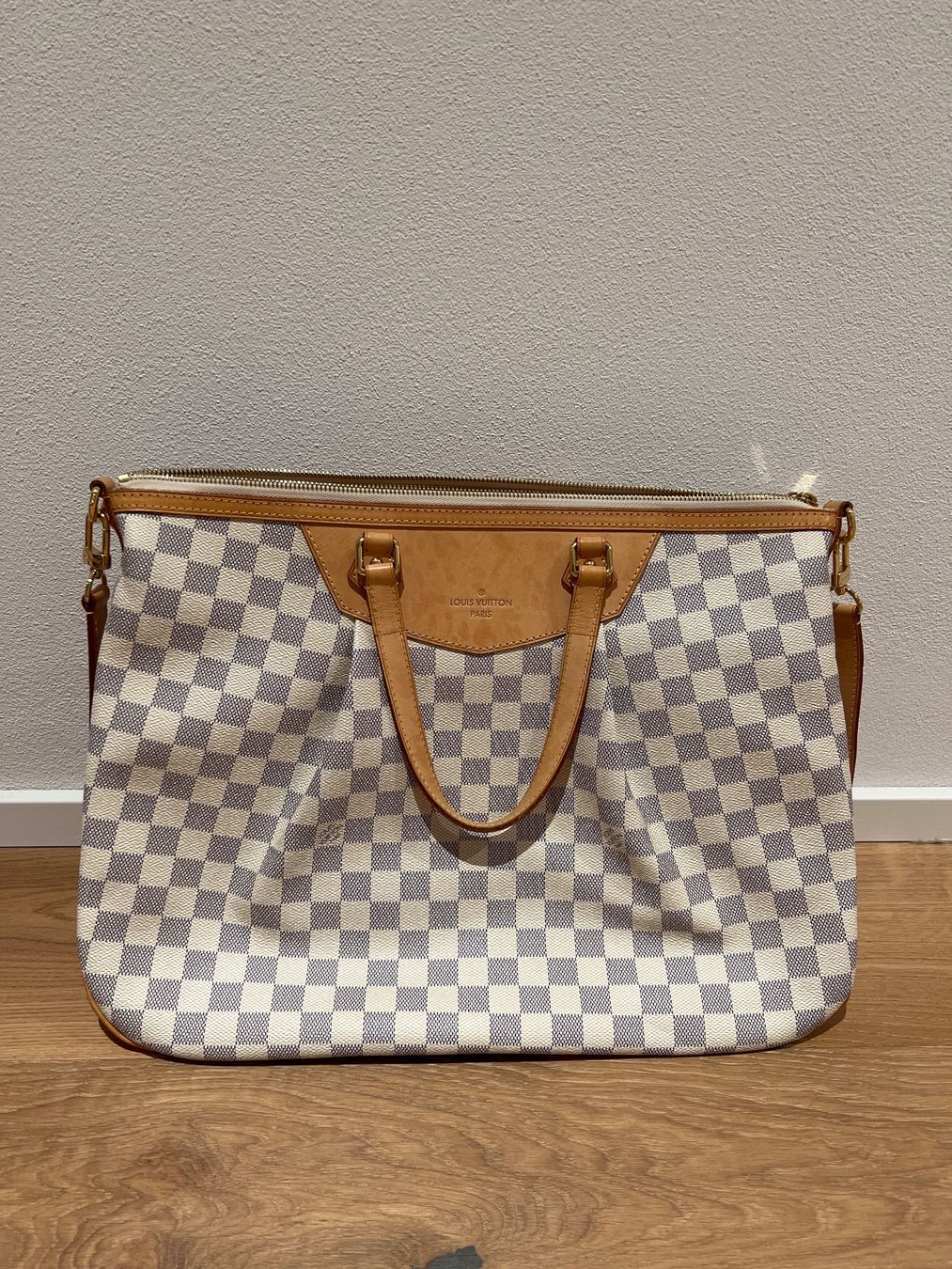 Louis Vuitton Borse: Louis Vuitton Siracusa – Usato da Rothenburg venduto da me81