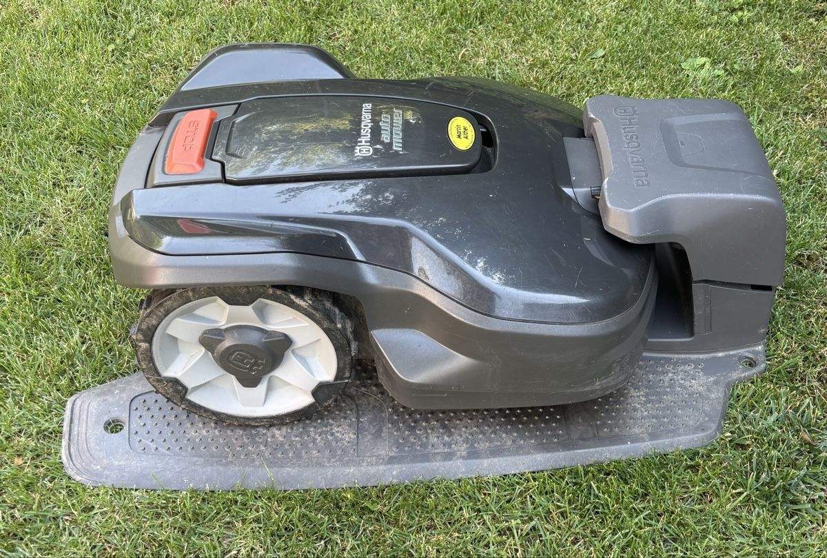 Husqvarna Tagliaerba: Husqvarna Automower 305, Rasenroboter – Usato da Jona venduto da DemianR 1