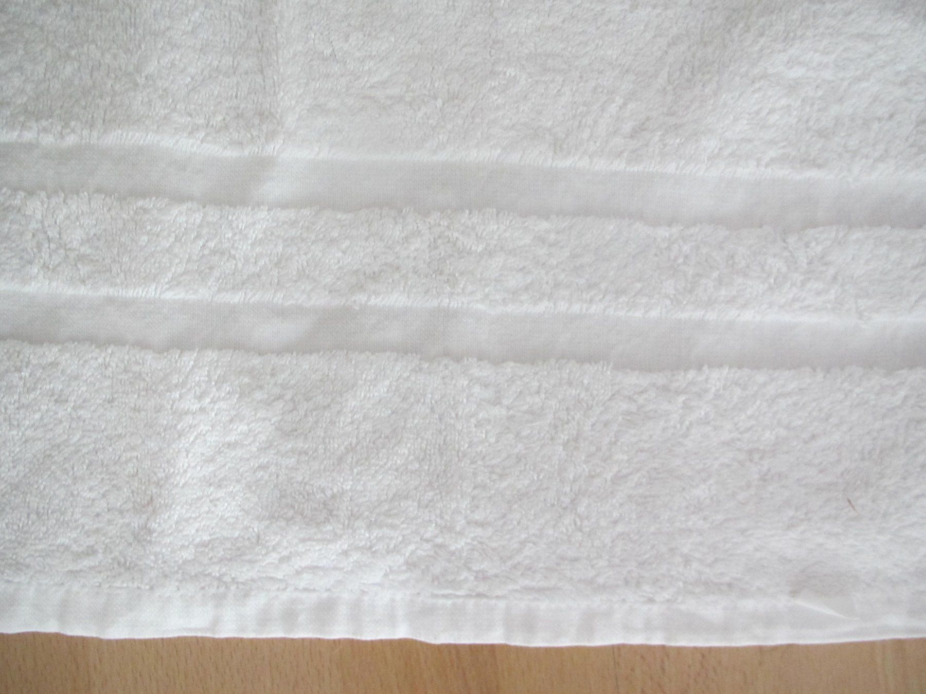 Teli da bagno: SERVIETTES ET LAVETTES DE TOILETTES – Usato da Murten venduto da Selliot 1