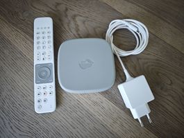 Swisscom TV Box mit Fernbedienung und Netzteil