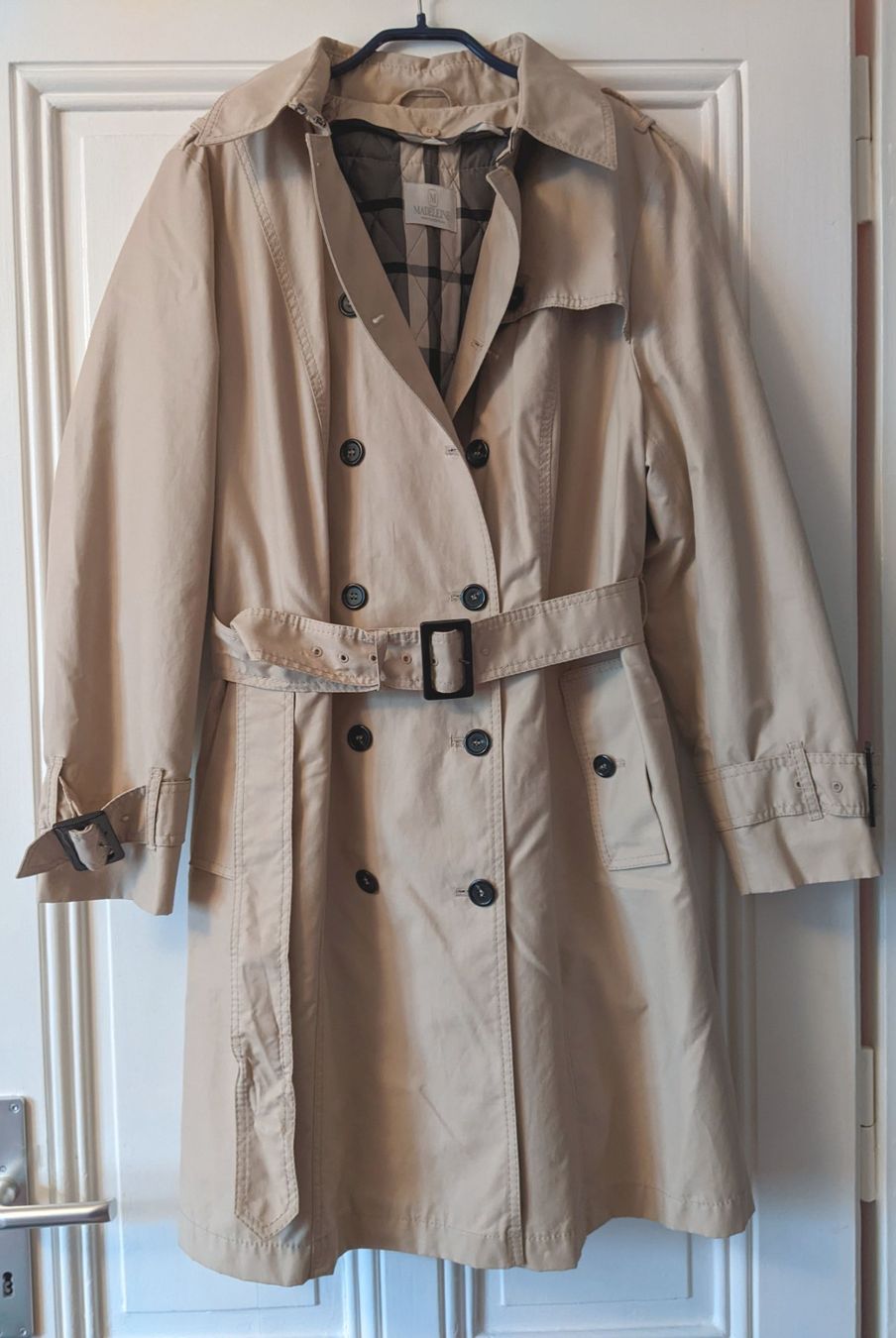 Madeleine Cappotti: MADELEINE : Trench beige 4 saisons 42-44 – Nuovo (secondo la descrizione) da Petit-Lancy venduto da lilycerise