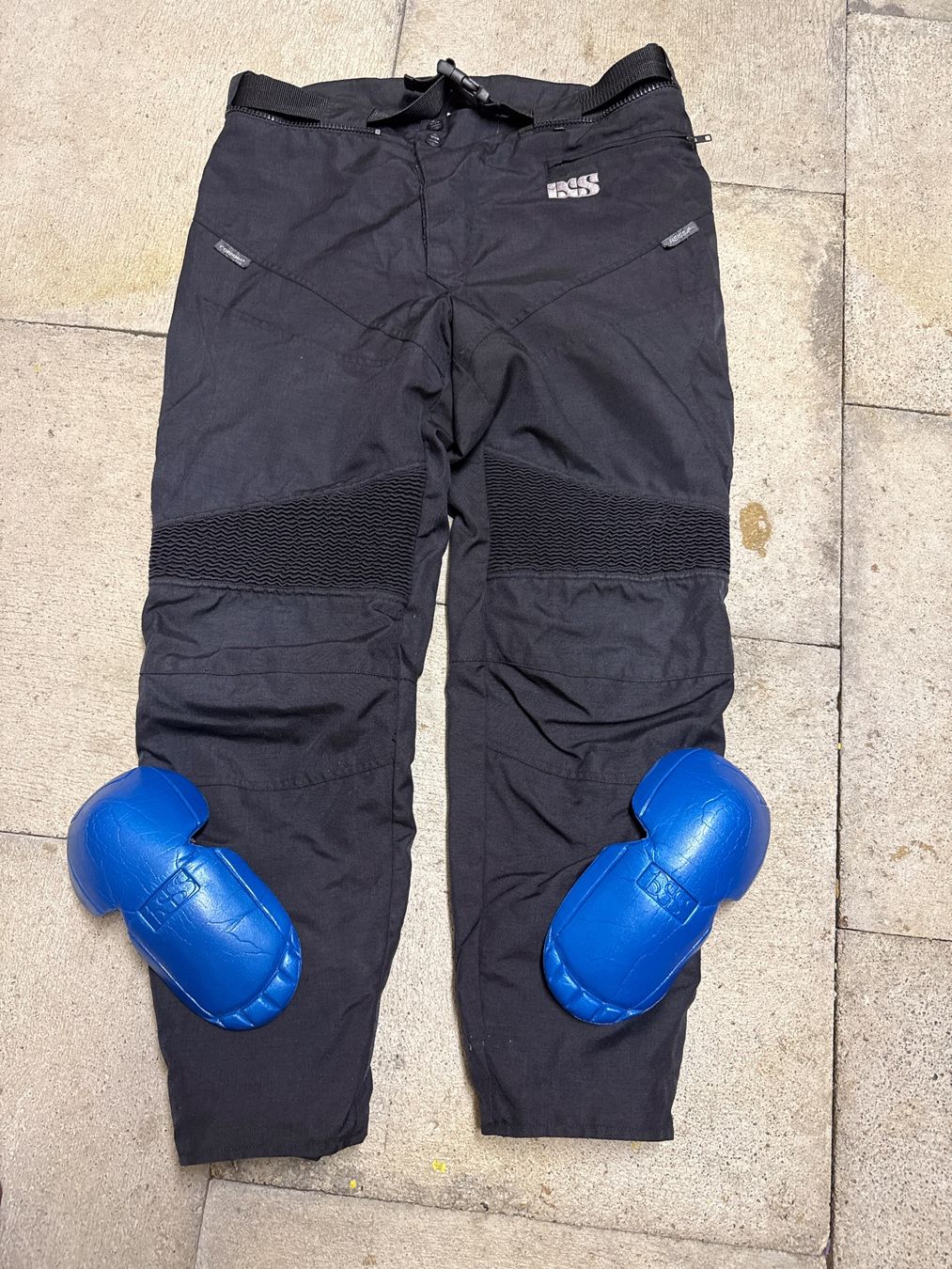 Pantalons: Motorradhose Grösse K2XL mit Innenfutter – D'occasion à Uitikon Waldegg par Pamina0