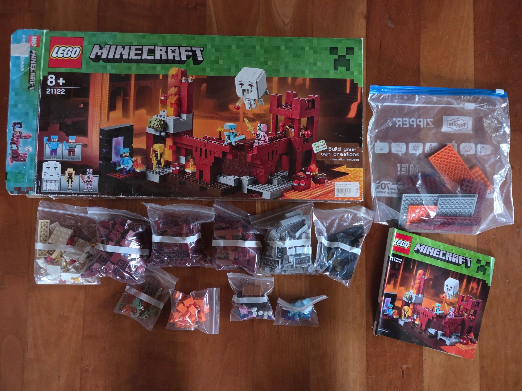 Lego Giocattoli: Lego MINECRAFT 21122 – Usato da St. Gallen venduto da Razoon77 1