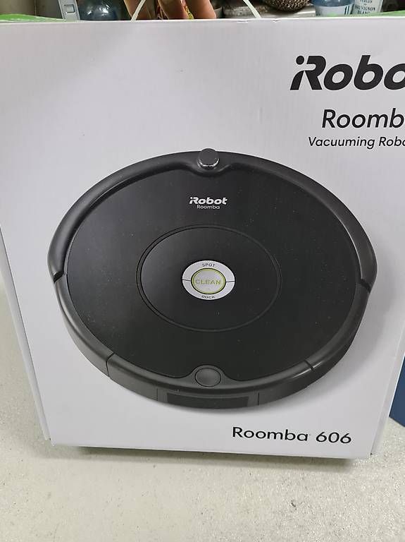Staubsauger & Zubehör: Staubsauger Roboter iRobot mit Zubehör – Gebraucht aus Zürich von -iwan-