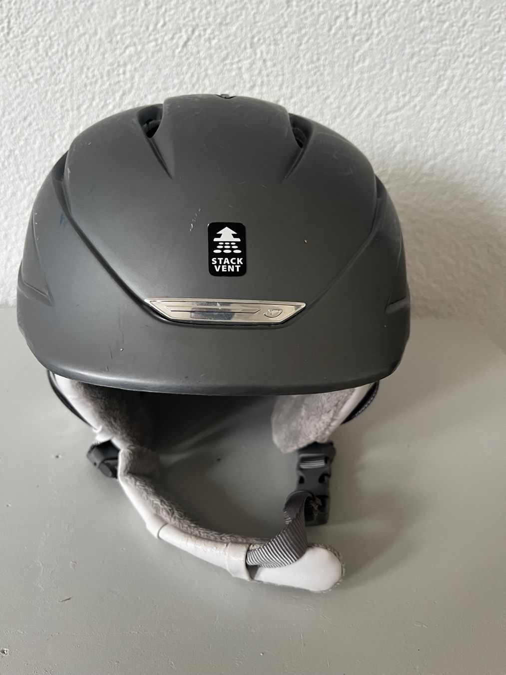 Giro Caschi: Damen Skihelm Giro, Grau Grösse M – Usato da Thürnen venduto da gue_c8yz 1