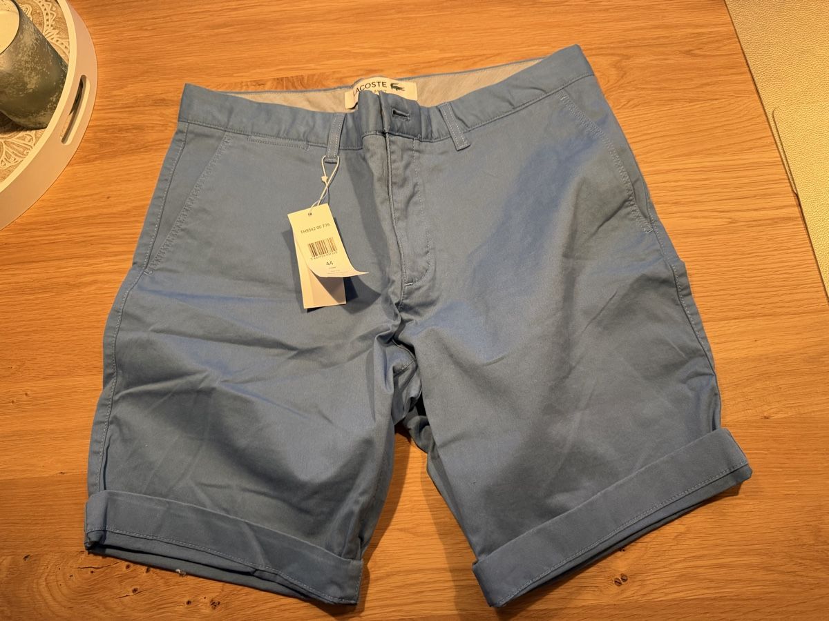 Lacoste Pantaloni: Lacoste Chino-Hose Gr. 44/US34 – Nuovo e nell'imballaggio originale da Erlenbach ZH venduto da hessg 2