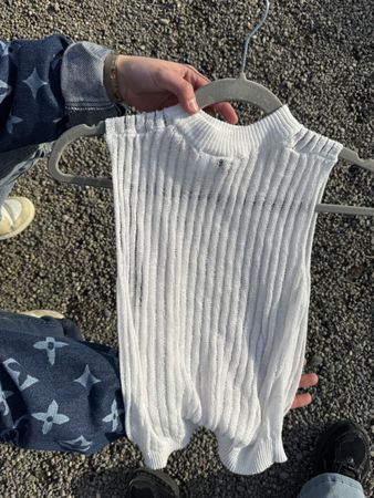 Sommerliches Rippen-Top in Weiss - Grösse S/M, neuwertig!