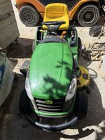 Tracteur à gazon John Deere X125 . 200 heures 