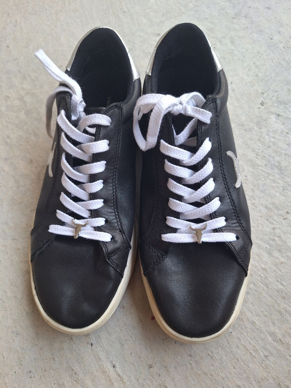 Chaussures femmes: Schwarze Windsor Smith Galaxy Sneaker, Grösse 7/38 – D'occasion à Horn par Maccheroni 2
