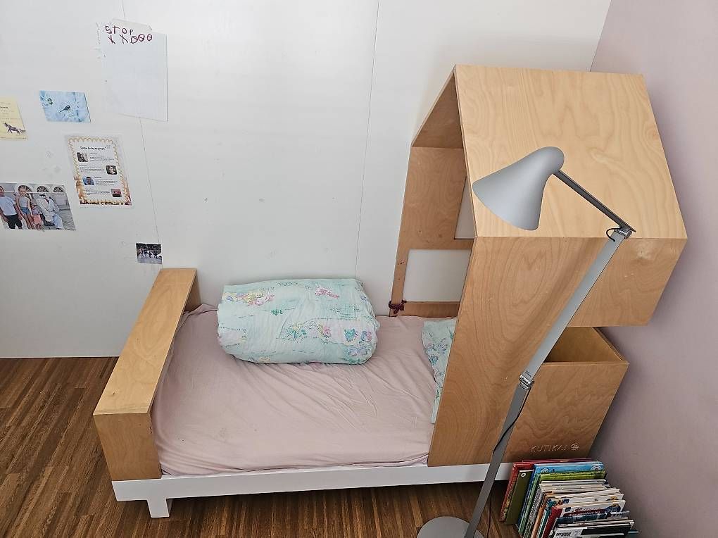 Letti: Gratis gebrauchtes schönes Kinderbett mit Matraze – Usato da Horw venduto da Soozee 1