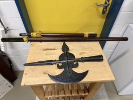 Hellebarde / Stangenwaffe Mittelalter Deko, Top Zustand