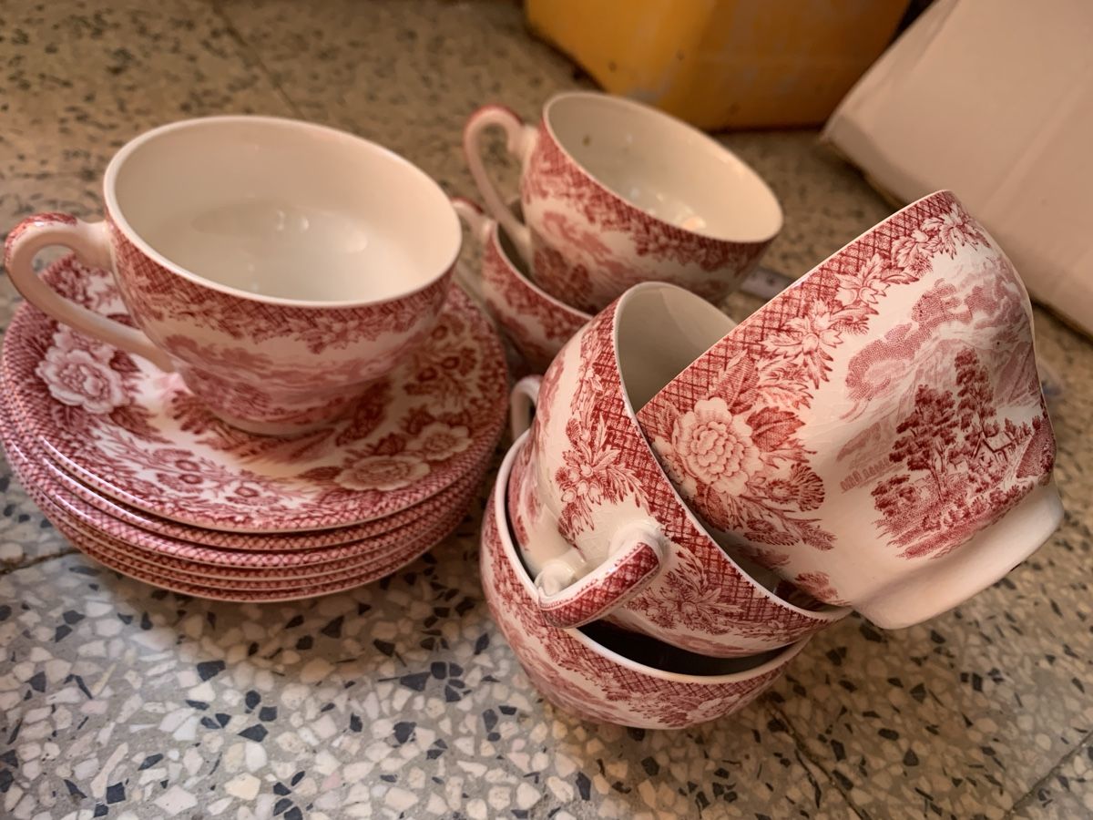 Set di piatti: Piatti porcellana e tazze caffè – Usato da Airolo venduto da Truzz 8
