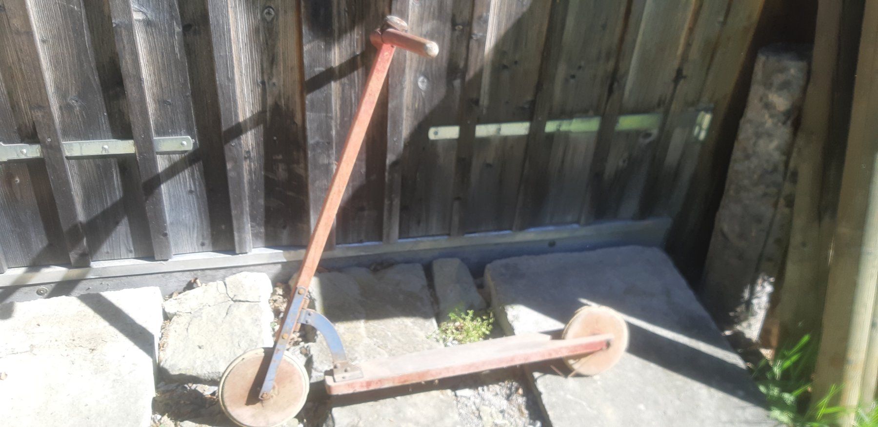 Veicoli per bambini: Antikes Holz - Trottinett – Usato da Wolfhalden venduto da Quiria68 2