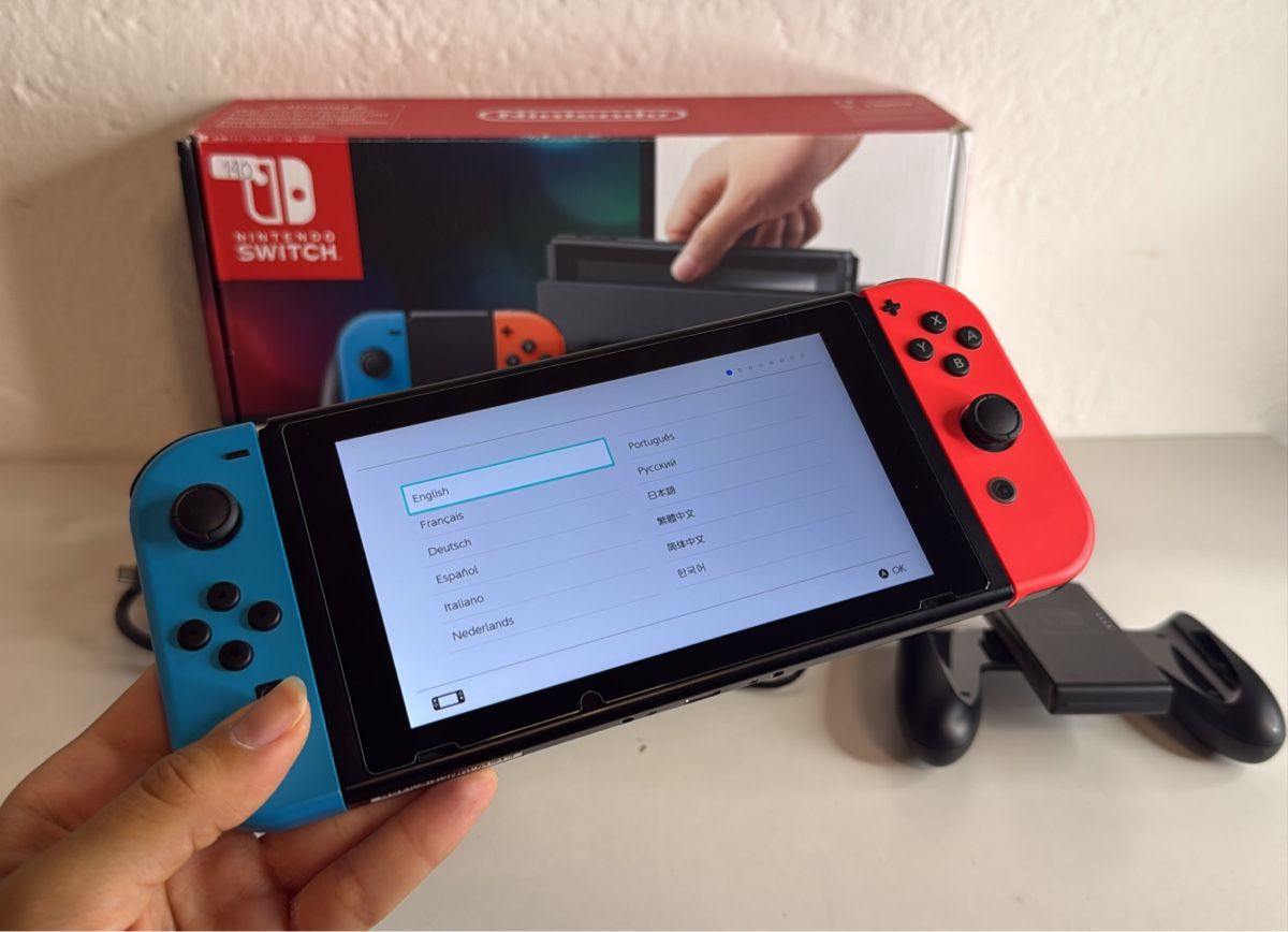 Nintendo Konsolen: Nintendo Switch Console - with original box+screen protector – Gebraucht aus Ehrendingen von bubulence 3