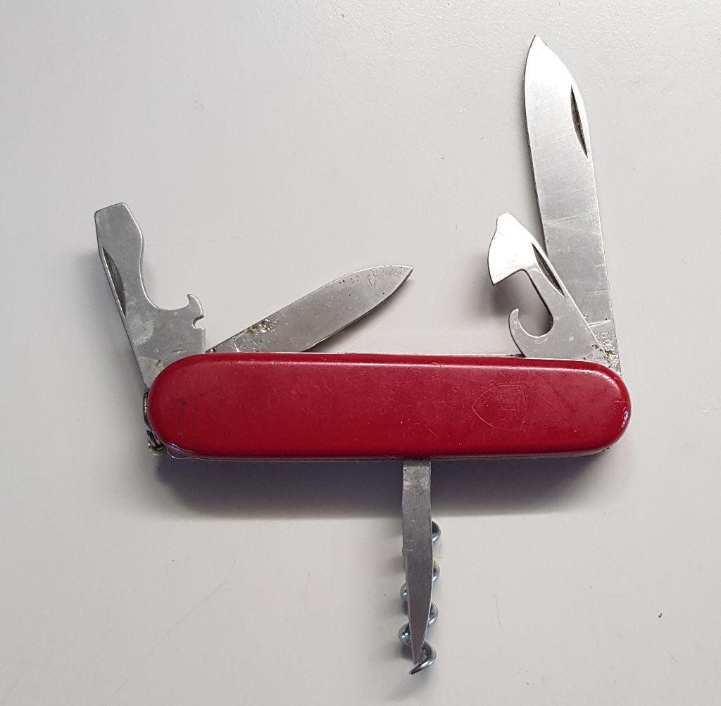 Couteaux de poche: Taschenmesser rot – D'occasion à Frauenfeld par Tozz