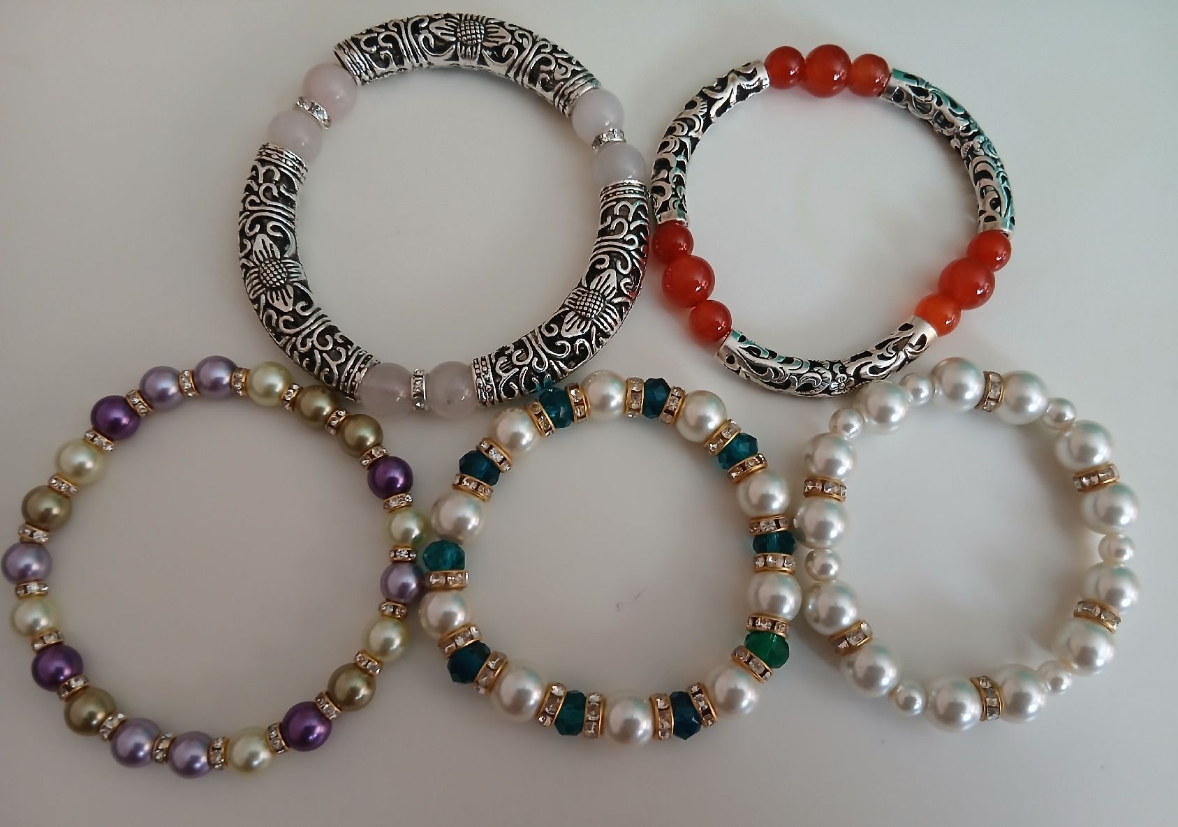 Bracelets: 5 Armbänder Handarbeit  – Neuf avec emballage d'origine à Stansstad par mikamo
