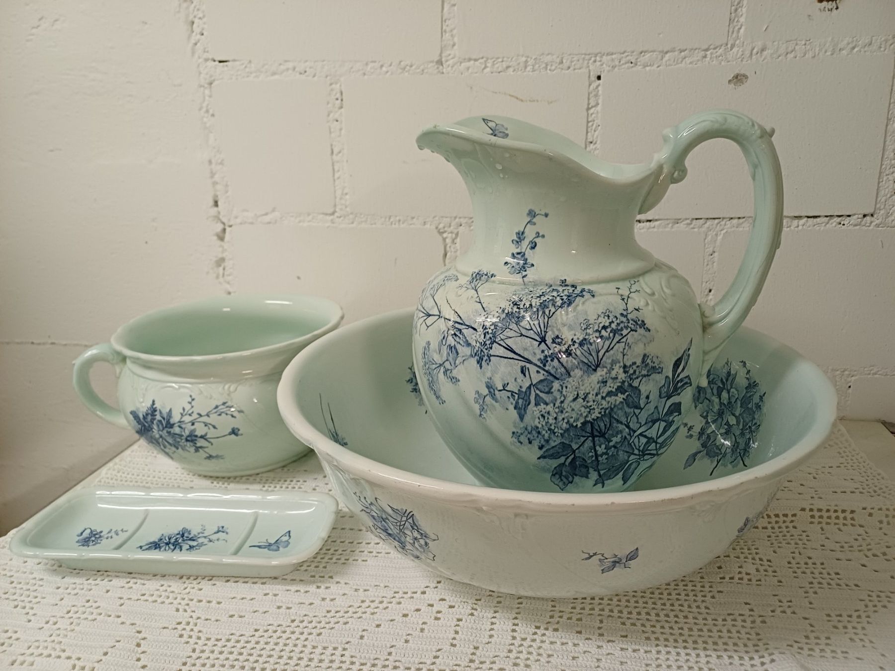 Ciotole: Nostalgisches Waschtisch-Set – Usato da Luzern venduto da Verena19510