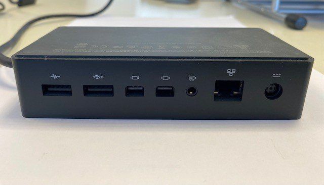 Dockingstation: Microsoft Surface Docking Station - Model 1661, Schwarz – Gebraucht aus Wängi von Bmo