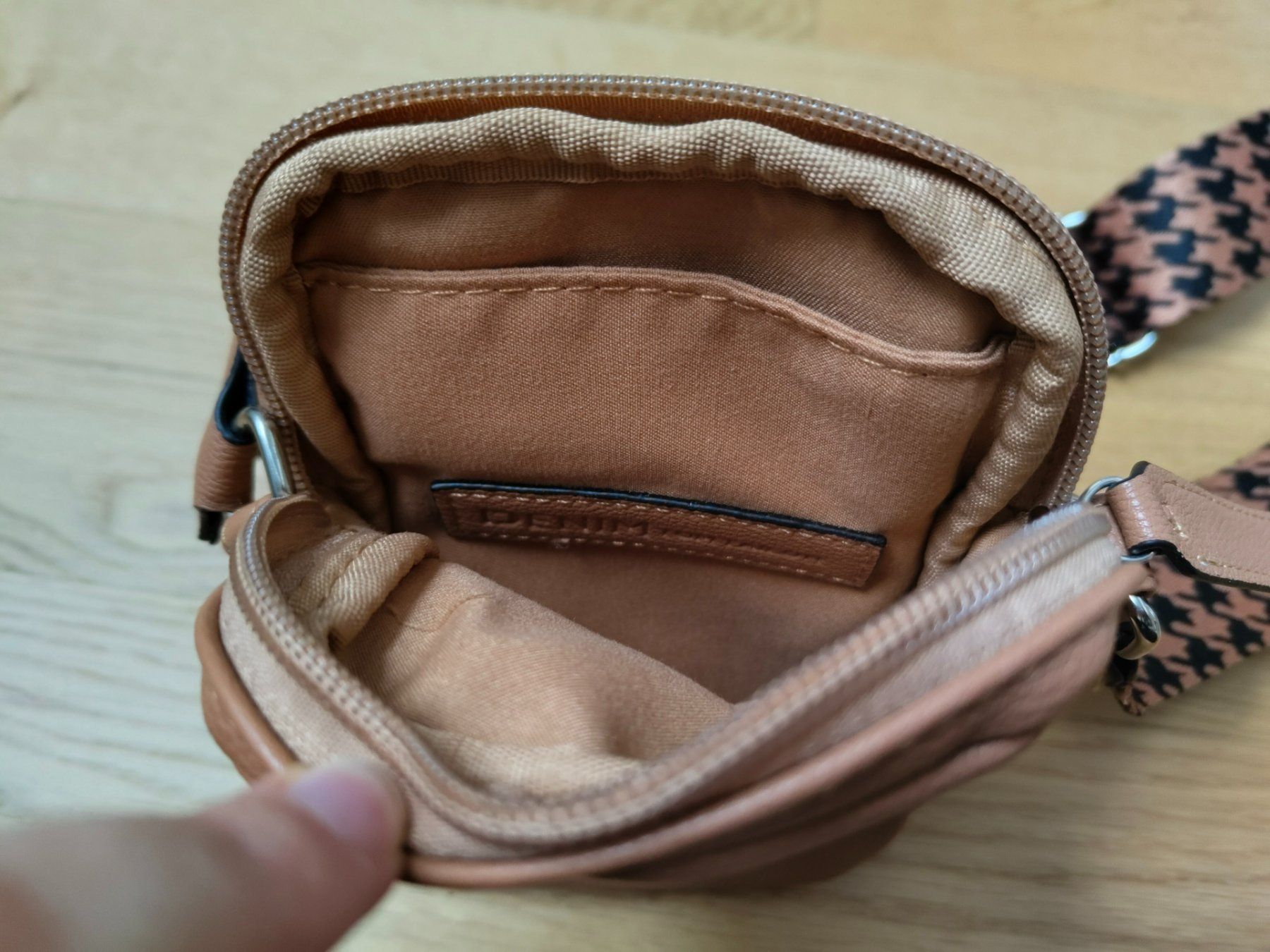 Tom Tailor Taschen für Damen: Tom Tailor DENIM Handytasche – Gebraucht aus Schwyz von Balmer92 4