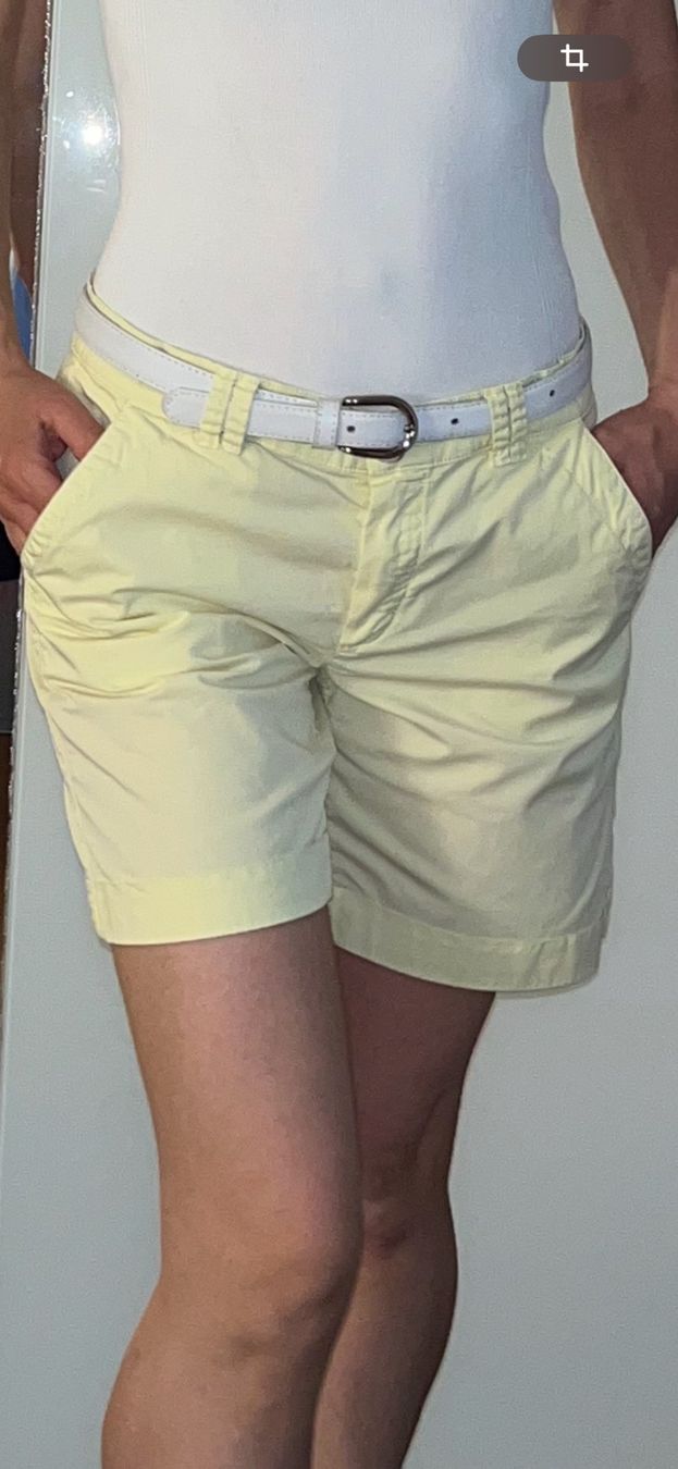 Massimo Dutti Pantaloni: Shorts Massimo Dutti Gr.34 – Usato da Stäfa venduto da Exclusive0