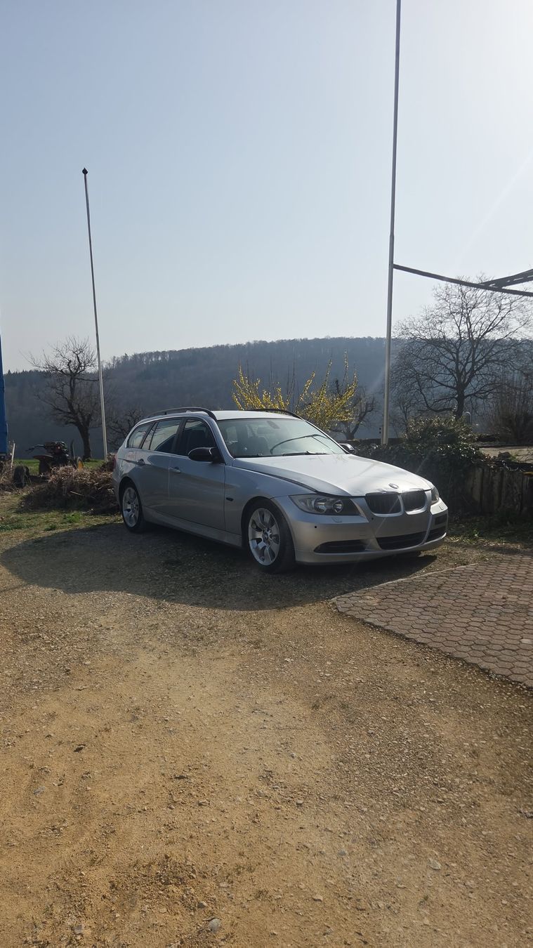 BMW Automobili: BMW 325i Touring – Usato da Liestal venduto da Ford_Power