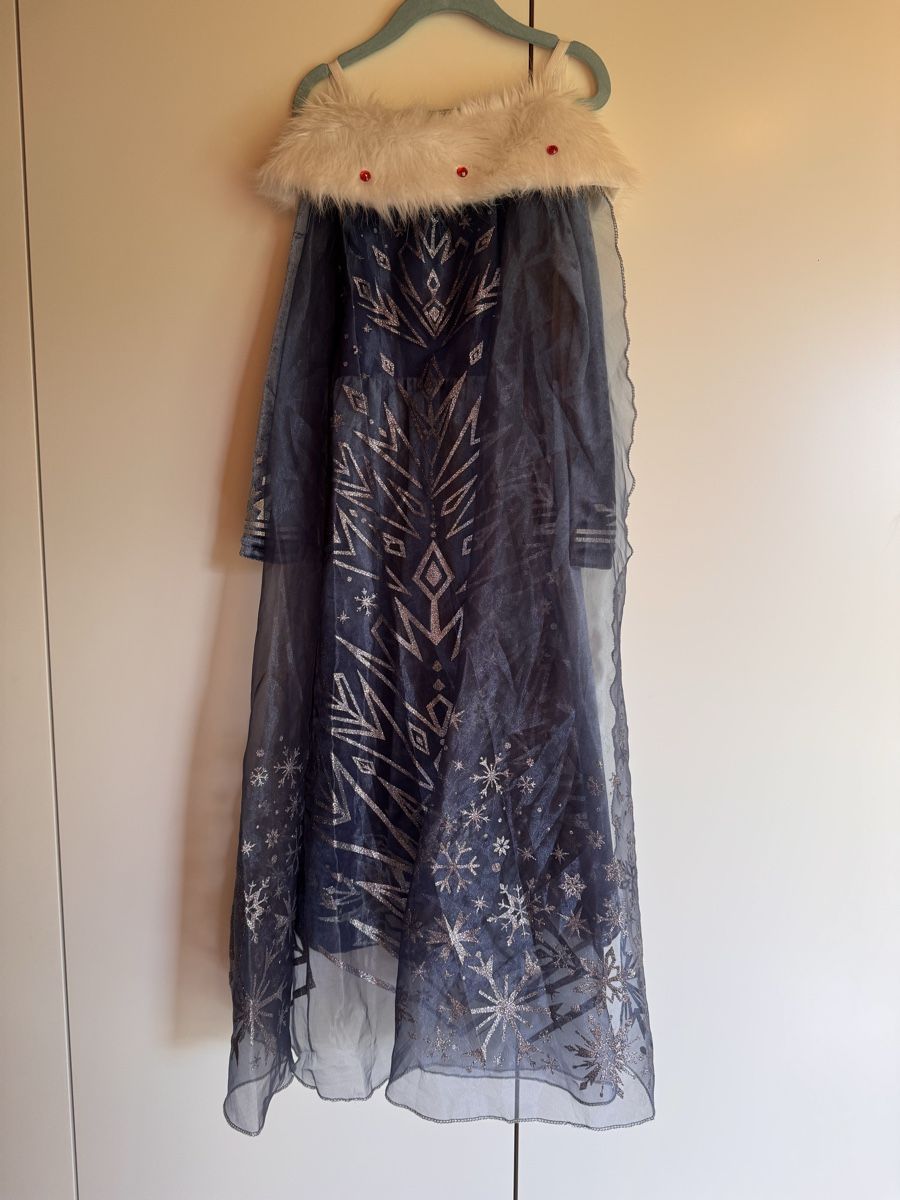 Costumi: Elsa Kostüm Gr.122 – Usato da Bettwil venduto da Peppine 1