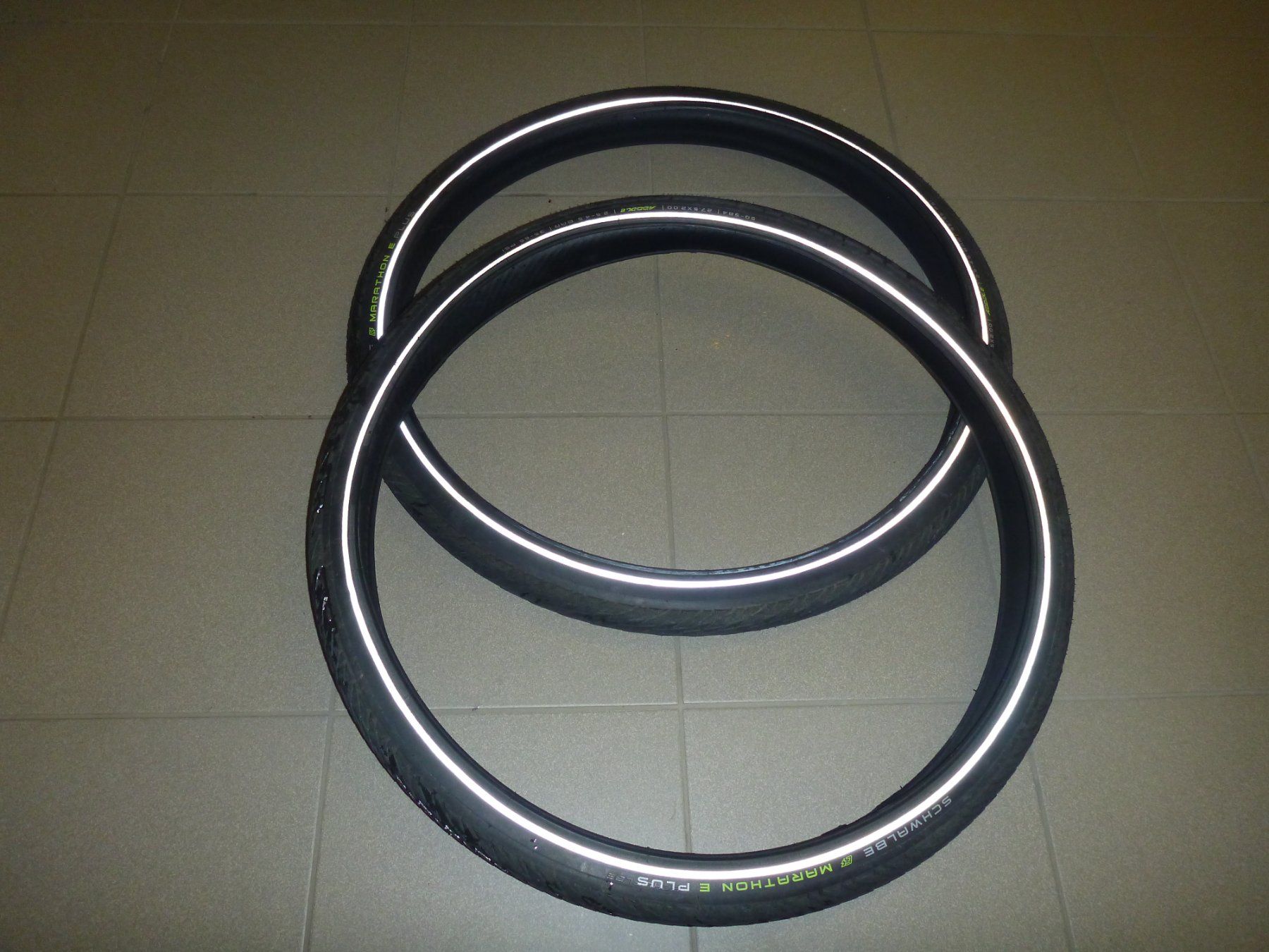Schwalbe Pneumatici & Ruote complete: Pneu – Usato da Zürich venduto da Brevet1 1
