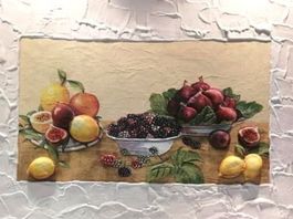 Reliefbild Früchte ragen aus dem Rahmen